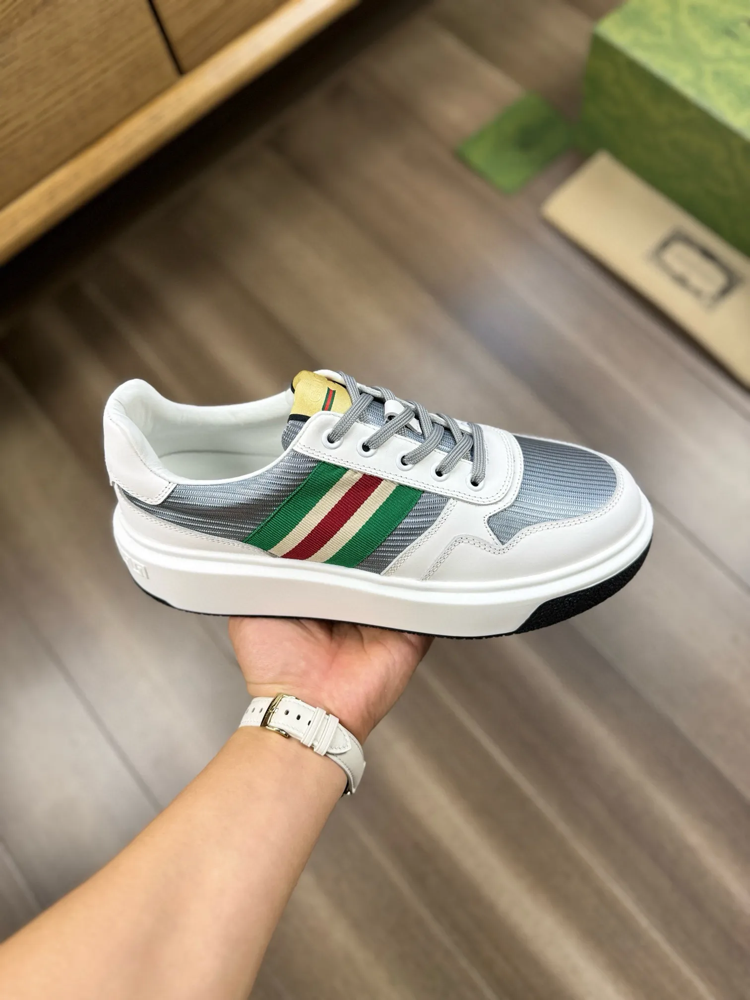 [Gucci] Gucci men's shoes 💰820💰 - High-end quality original order - Upper: 🔝Imported Nappa calfskin·Brand high mercerized cloth·Brand webbing -Inner: water-dyed cowhide, -Outsole: ultra-light T men's shoes💰U foam. Rubber; two-color molded outsole -Ultra-high quality control·Fine workmanship: highlighted (high-end·luxury·grade) -Size: 38-44 (45, can be customized)